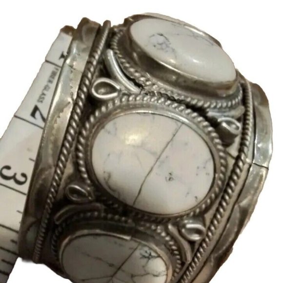 buffalo White cuff bracelet Mexico Silver Signed Broken Stones And Bent In - Picture 4 of 5